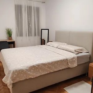  Apartment Little Paradise